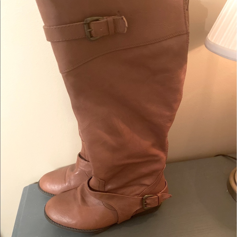 BOOTS